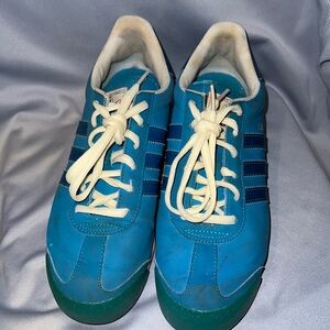 Adidas Samoa, womens size 8